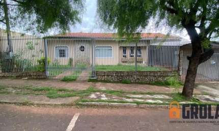 Casa para Venda em Campo Mourão, Centro, 3 dormitórios, 1 suíte, 3 banheiros, 1 vaga