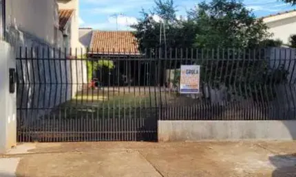 Casa para Venda em Campo Mourão, Jardim Residencial Araucária, 3 dormitórios, 1 suíte, 2 banheiros, 3 vagas