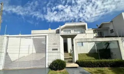 Casa para Venda em Campo Mourão, Jardim Flora, 3 dormitórios, 2 suítes, 2 banheiros, 2 vagas