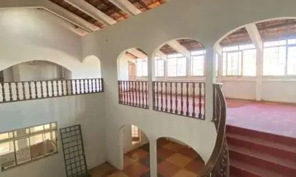 Residencial e Comercial para Locação em Campo Mourão, Centro, 4 dormitórios, 1 suíte, 2 banheiros, 1 vaga