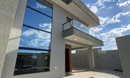 Sobrado para Venda em Campo Mourão, Jardim Shangrilá, 3 dormitórios, 1 suíte, 2 banheiros, 3 vagas