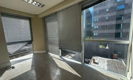 Sala comercial para alugar na Rua Dom Pedro II, 891, Higienópolis, Porto Alegre por R$ 2.000