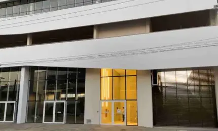 Ponto comercial para alugar na Rua Edu Chaves, 363, São João, Porto Alegre por R$ 26.055