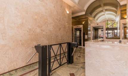 Sala comercial com 1 sala para alugar na Avenida Carlos Gomes, 403, Auxiliadora, Porto Alegre por R$ 3.500