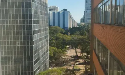 Sala comercial para alugar na Rua Sete de Setembro, 1096, Centro Histórico, Porto Alegre por R$ 3.000