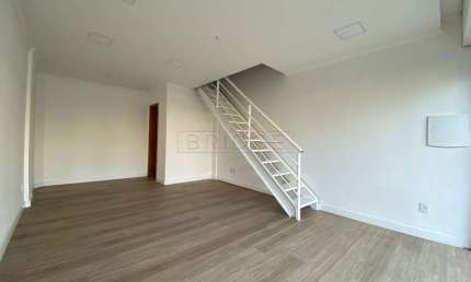 Ponto comercial para alugar na Avenida Neusa Goulart Brizola, 426, Rio Branco, Porto Alegre por R$ 3.350