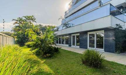 Apartamento com 3 quartos para alugar na Rua Doutor Possidônio Cunha, 165, Vila Assunção, Porto Alegre por R$ 19.000