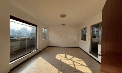 Sala comercial com 1 sala para alugar na Rua Castro Alves, 723, Independência, Porto Alegre por R$ 3.800