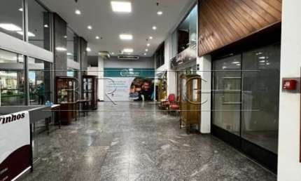 Ponto comercial para alugar na Rua Vinte e Quatro de Outubro, 111, Moinhos de Vento, Porto Alegre por R$ 3.200