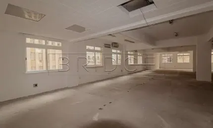 Sala comercial com 3 salas para alugar na Rua Uruguai, 300, Centro Histórico, Porto Alegre por R$ 5.000