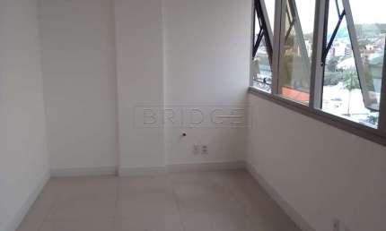 Sala comercial para alugar na Avenida Getúlio Vargas, 1157, Menino Deus, Porto Alegre por R$ 2.400