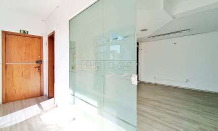 Sala comercial com 3 salas para alugar na Avenida Cairu, 1034, Navegantes, Porto Alegre por R$ 2.200