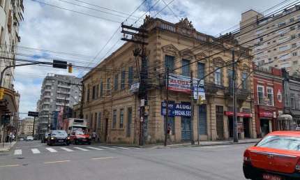 Casa comercial com 8 salas para alugar na Avenida Independência, 422, Independência, Porto Alegre por R$ 16.000