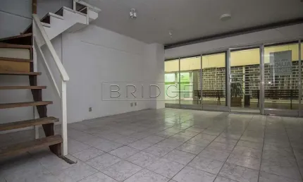 Ponto comercial para alugar na Rua Vinte e Quatro de Outubro, 1557, Auxiliadora, Porto Alegre por R$ 2.070