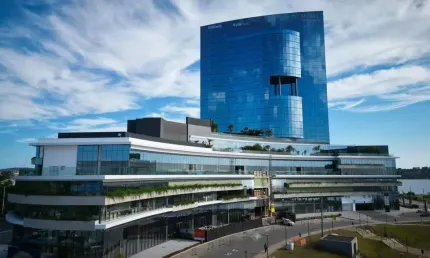 Sala comercial com 1 sala para alugar na Avenida Padre Cacique, 2893, Praia de Belas, Porto Alegre por R$ 3.500