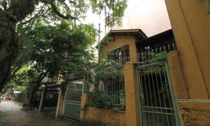 Casa comercial com 6 salas para alugar na Rua Marquês do Pombal, 251, Moinhos de Vento, Porto Alegre por R$ 7.000