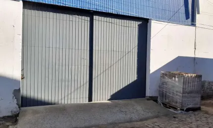 Barracão / Galpão / Depósito para alugar na Rua 18 Novembro, 443, Navegantes, Porto Alegre por R$ 2.500