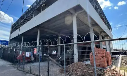 Ponto comercial para alugar na Avenida Assis Brasil, 6156, Sarandi, Porto Alegre por R$ 15.000