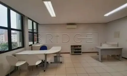 Sala comercial com 2 salas para alugar na Rua Marcelo Gama, 1351, Higienópolis, Porto Alegre por R$ 2.200
