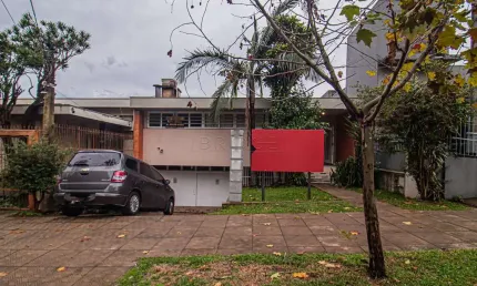 Casa comercial para alugar na Alameda Raimundo Corrêa, 168, Boa Vista, Porto Alegre por R$ 8.500