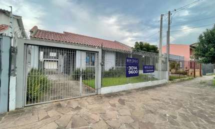 Casa comercial com 4 salas para alugar na Avenida Assis Chateaubriand, 335, São Sebastião, Porto Alegre por R$ 7.000