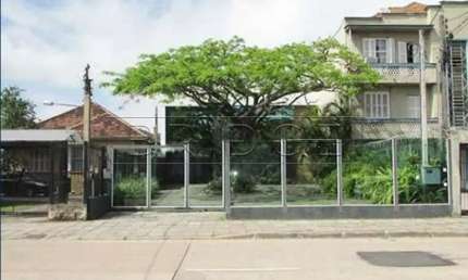 Casa comercial com 12 salas para alugar na Avenida Cairu, 1313, Navegantes, Porto Alegre por R$ 16.000