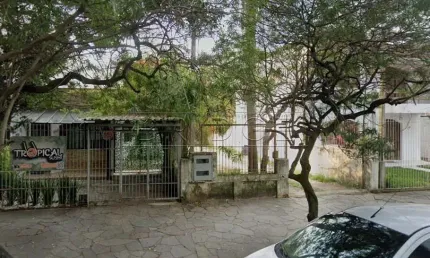 Terreno comercial para alugar na Avenida Lavras, 376, Petrópolis, Porto Alegre por R$ 3.500