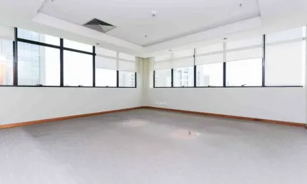 Sala comercial com 10 salas para alugar na Avenida Carlos Gomes, 141, Auxiliadora, Porto Alegre por R$ 12.000