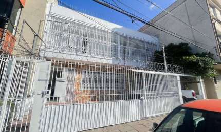 Casa comercial para alugar na Rua Silva Só, 131, Santa Cecília, Porto Alegre por R$ 8.900