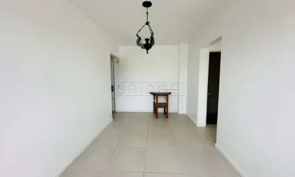 Apartamento com 2 quartos para alugar na Avenida Ipiranga, 3427, Partenon, Porto Alegre por R$ 1.800