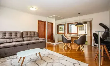 Apartamento com 3 quartos para alugar na Rua Sinimbú, 117, Petrópolis, Porto Alegre por R$ 4.500