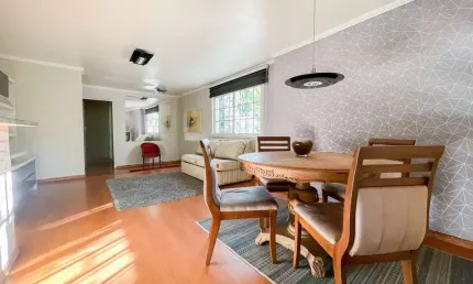 Casa em condomínio fechado com 3 quartos para alugar na Rua Carazinho, 451, Petrópolis, Porto Alegre por R$ 4.600
