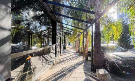 Casa comercial com 5 salas para alugar na Rua Vasco da Gama, 945, Rio Branco, Porto Alegre por R$ 14.000