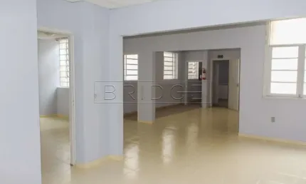 Sala comercial para alugar na Rua dos Andradas, 1722, Centro Histórico, Porto Alegre por R$ 3.000