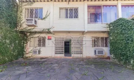 Casa comercial com 4 salas para alugar na Rua Iete, 464, Tristeza, Porto Alegre por R$ 4.000