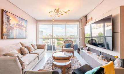 Apartamento com 3 quartos para alugar na Rua Artur Fabião Carneiro, 249, Passo da Areia, Porto Alegre por R$ 7.700