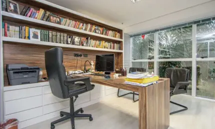 Sala comercial para alugar na Rua Eudoro Berlink, 646, Auxiliadora, Porto Alegre por R$ 3.900
