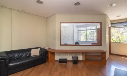 Sala comercial para alugar na Avenida Coronel Lucas de Oliveira, 1841, Petrópolis, Porto Alegre por R$ 2.500
