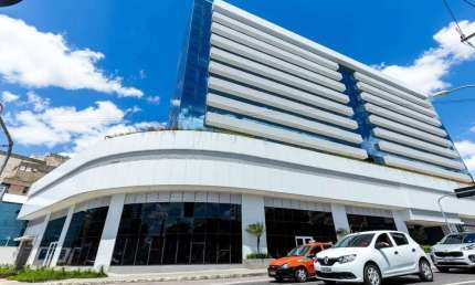 Sala comercial com 1 sala para alugar na Rua Ramiro Barcelos, 630, Floresta, Porto Alegre por R$ 1.900