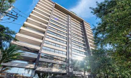 Apartamento com 3 quartos para alugar na Rua Tito Lívio Zambecari, 611, Mont Serrat, Porto Alegre por R$ 25.000