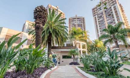 Apartamento com 3 quartos para alugar na Avenida Cristóvão Colombo, 4105, Higienópolis, Porto Alegre por R$ 4.500