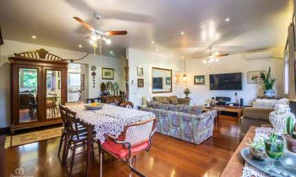 Apartamento com 3 quartos para alugar na Rua Professor Cristiano Fischer, 99, Petrópolis, Porto Alegre por R$ 3.950