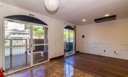 Casa comercial para alugar na Rua Doutor Salvador Franca, 1160, Jardim Botânico, Porto Alegre por R$ 9.800
