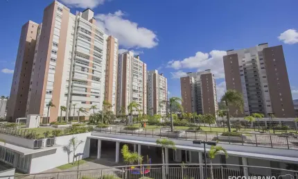 Apartamento com 3 quartos para alugar na Rua Nicola Mathias Falci, 151, Central Parque, Porto Alegre por R$ 15.000