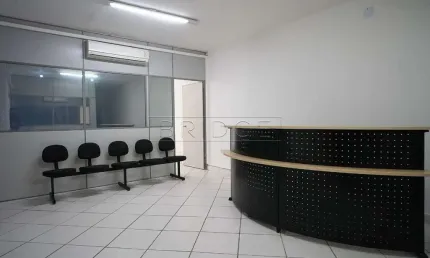 Sala comercial com 3 salas para alugar na Praça Otávio Rocha, 54, Centro Histórico, Porto Alegre por R$ 4.000