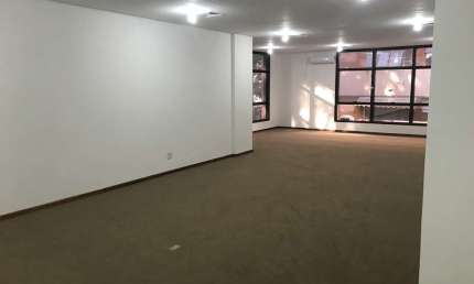 Sala comercial com 1 sala para alugar na Rua Félix da Cunha, 836, Moinhos de Vento, Porto Alegre por R$ 2.200