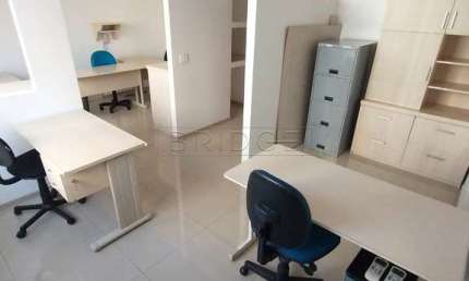 Sala comercial com 1 sala para alugar na Rua Celeste Gobbato, 32, Menino Deus, Porto Alegre por R$ 1.200