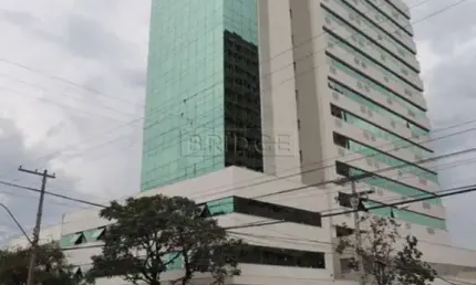 Sala comercial para alugar na Avenida Assis Brasil, 944, Passo da Areia, Porto Alegre por R$ 1.750