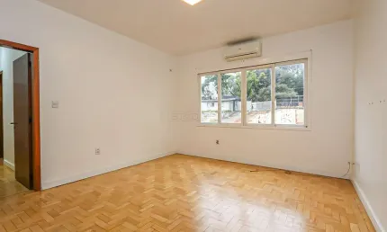 Apartamento com 3 quartos para alugar na Rua Barão de Santo Ângelo, 455, Moinhos de Vento, Porto Alegre por R$ 3.000