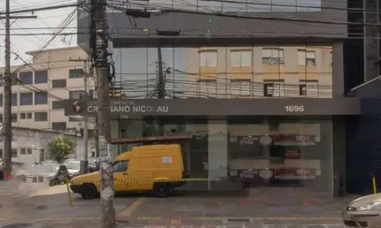 Ponto comercial para alugar na Avenida Assis Brasil, 1696, Passo da Areia, Porto Alegre por R$ 10.000